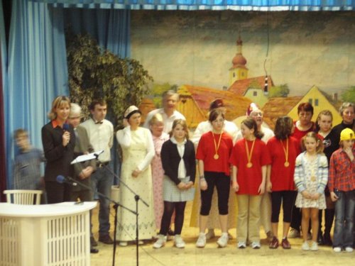 Hraje celá dědina aneb S veselou myslí na nesmysly. - 18.3.2006